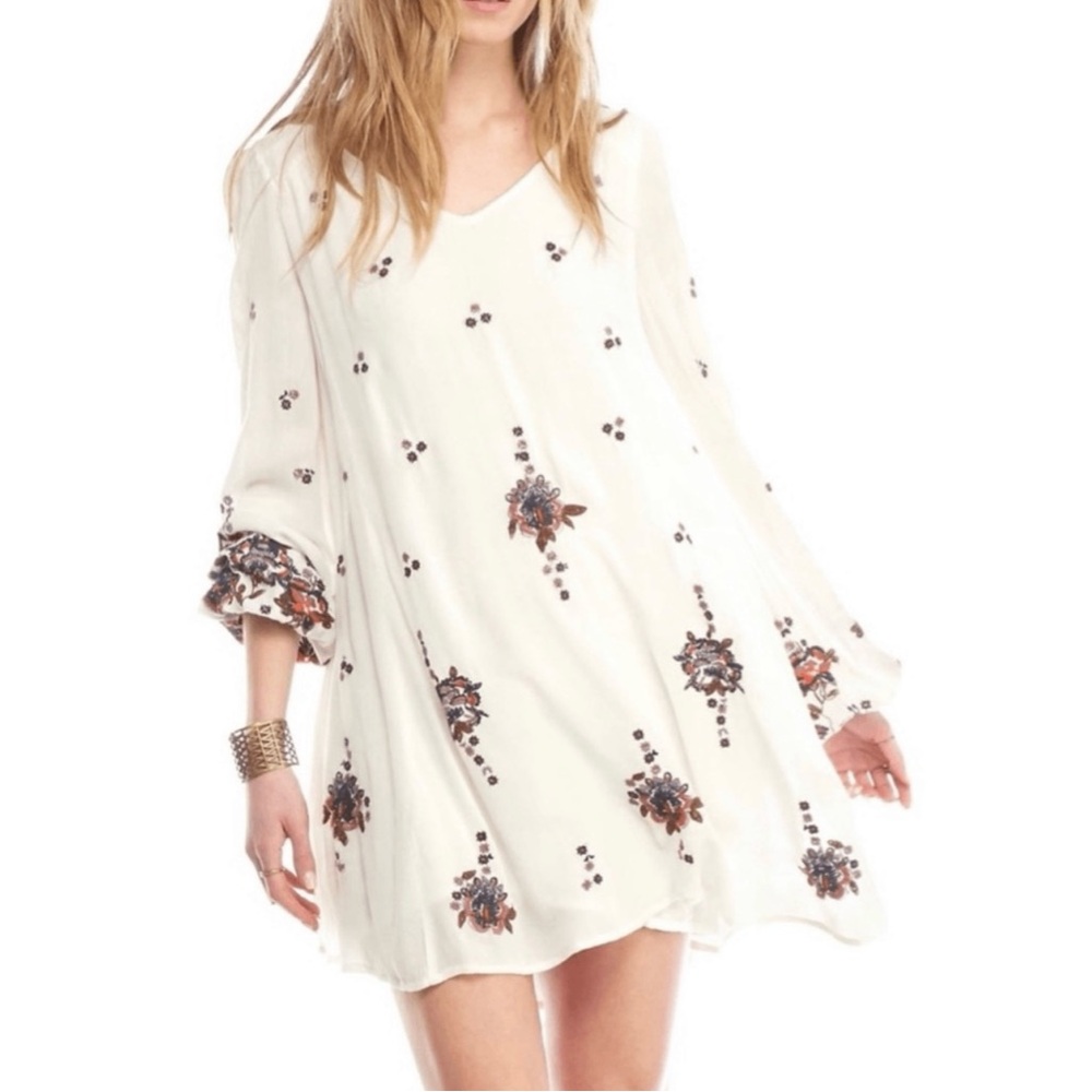 Free People White Oxford Embroidered Boho mini dress.Fully lined Size XSP
